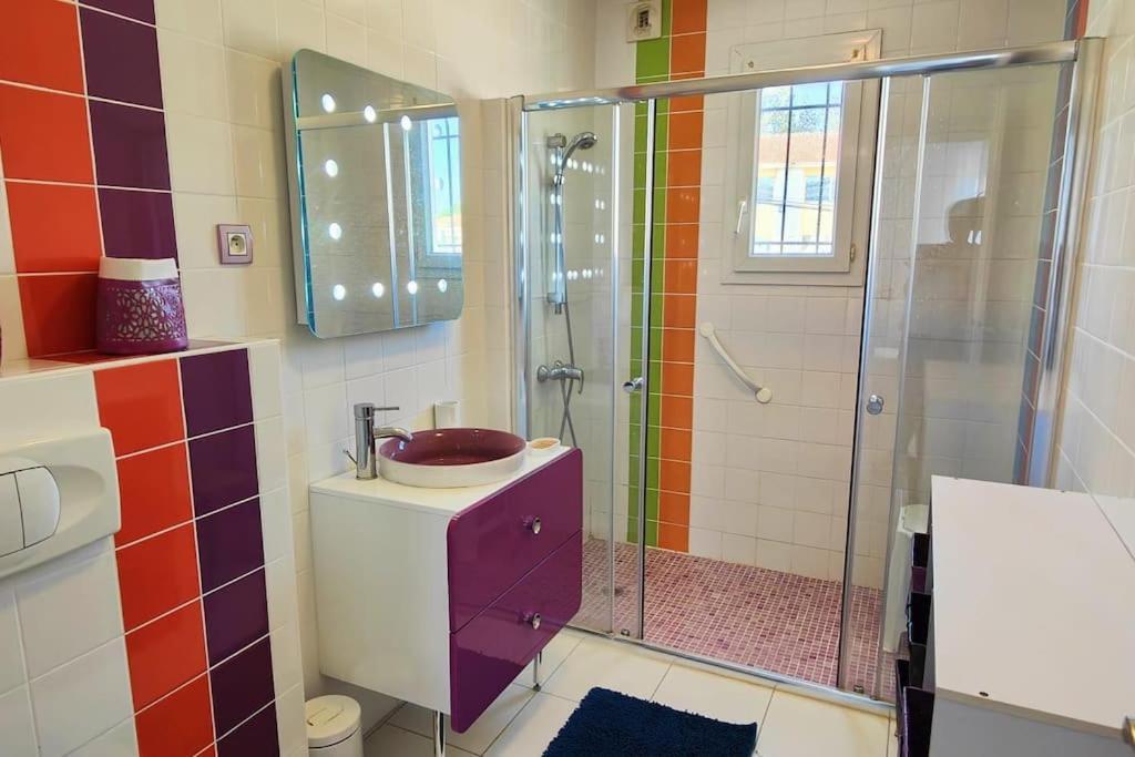 Villa A 200 M De La *